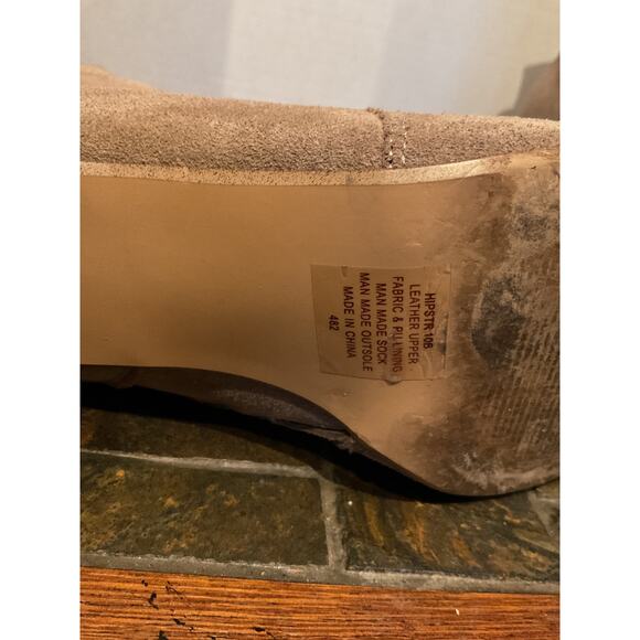 Steve Madden - Hipstr -Sueded Leather Ankle Boot w/Stack Heel -Taupe Beige -10B - Picture 9 of 12